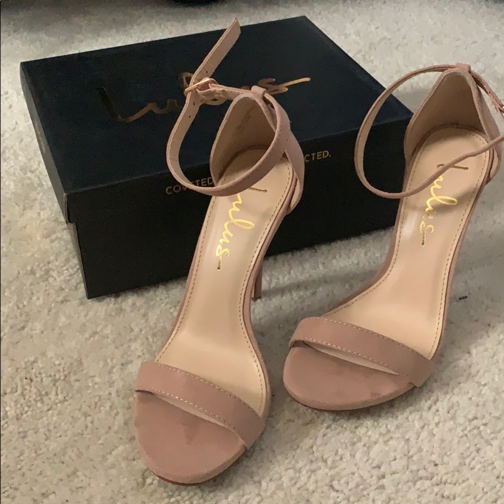 EUC Lulu’s Size 6 nuetral heels